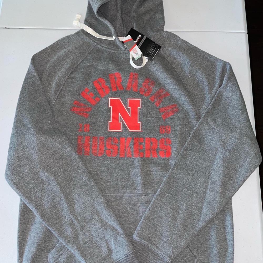NCAA: Nebraska Huskers Gray Sweater/Hoodie (M/Medium)